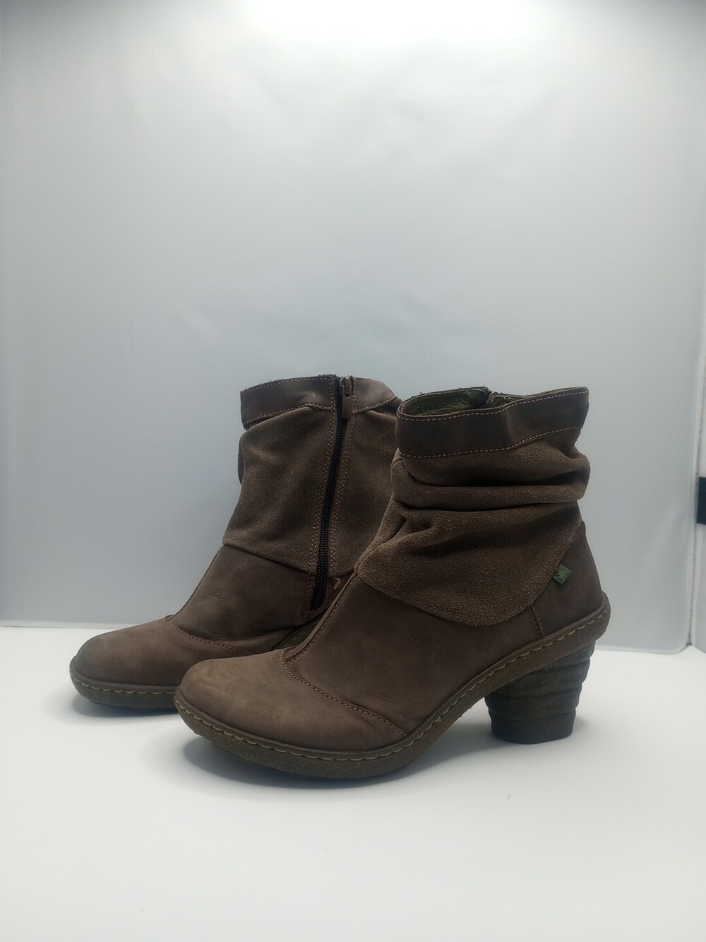 El Naturalista Brown Suede Leather VERY RARE Unique Heel Size EU 41 W 9.5 -10M